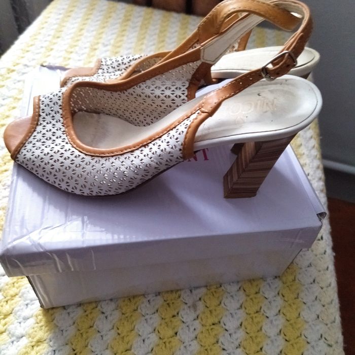 Босоніжки шкіряні 39 Р.