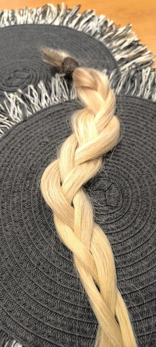 Włosy jasny blond Dziewicze