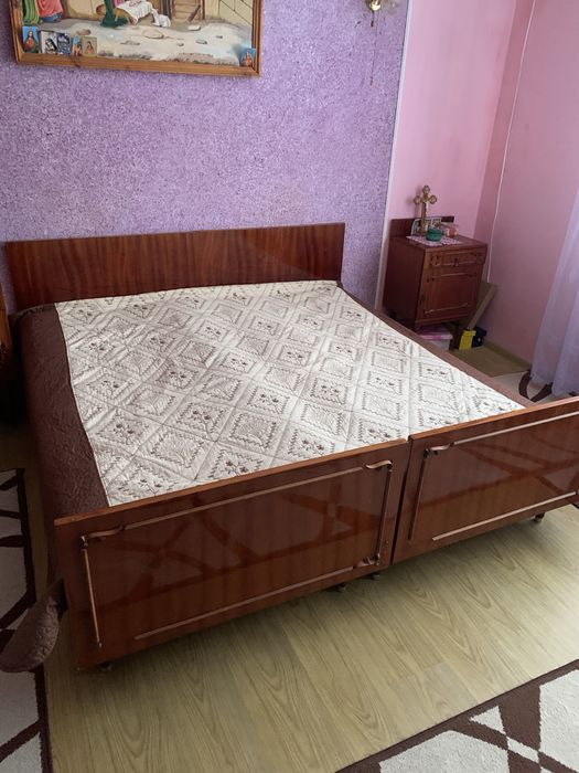 Продам кровать для спальні