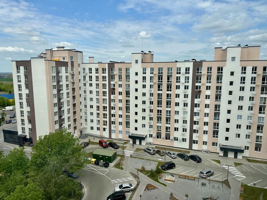 Продаж Однокімнатна внутрішні роботи, тепла підлога, штукатурка, розводка електрикі  велика площа вікон, просторе планування, ЖК Синергія Light