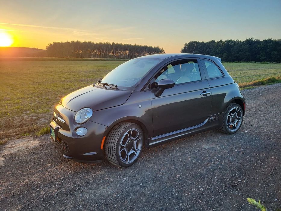 Fiat 500e Fiat 500e gdy chcesz oszczędzać, ale wciąż wygladać jak bogacz :)