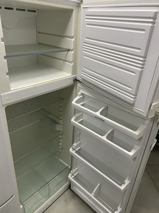 Двухкамерный холодильник LIEBHERR