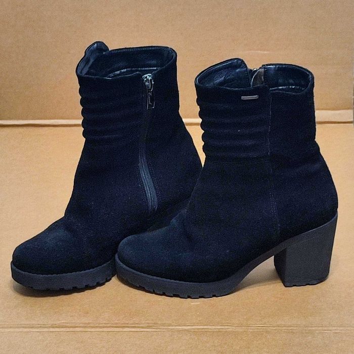 Замшеві чоботи, демісезонні, чорні