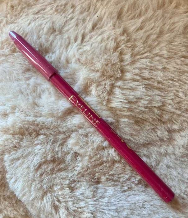 Konturówka do ust Eveline 23 Rose Nude