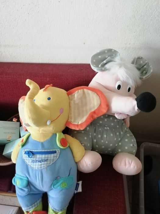 Bonecos pelúcia Ratinho e elefante