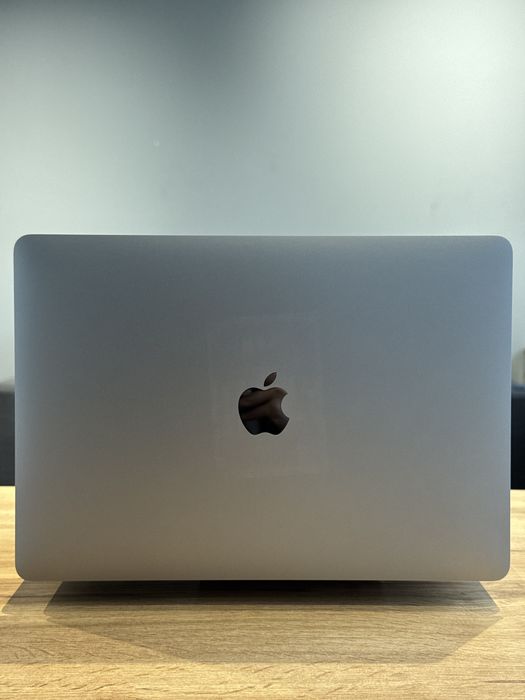 MacBook Pro 13 2019 i5 2.4ghz 16/256gb !! Гарантія від магазину !!
