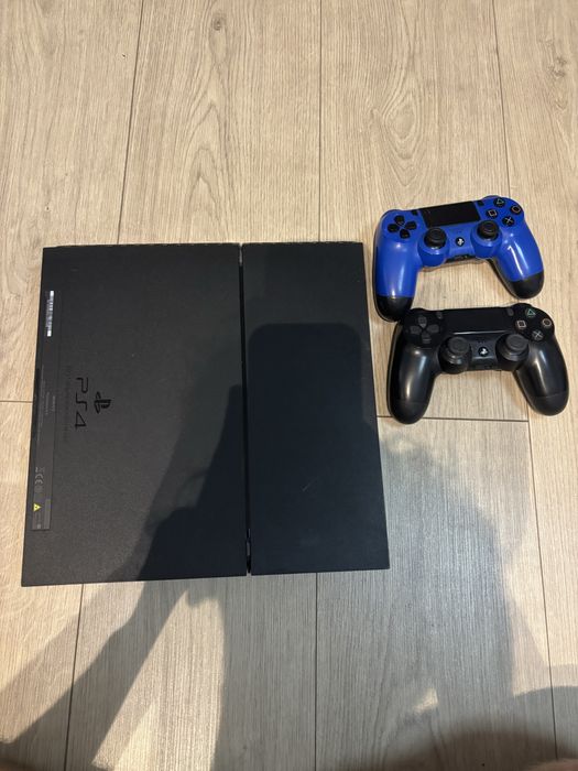 ps4 + dwa pady DS4 + zestaw gier