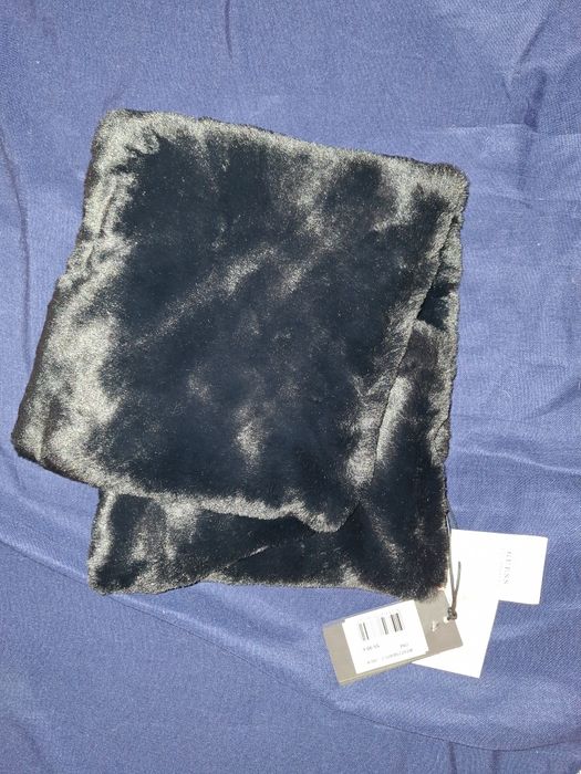 Kołnierz ozdobny guess