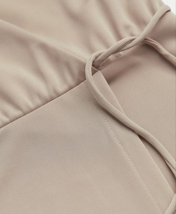 Сукня бренду H&M