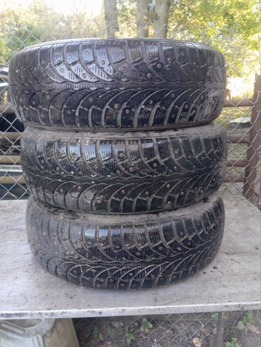 Зимові шиповані шини Pirelli Formula Ice 175/65 R14 100H резина зима
