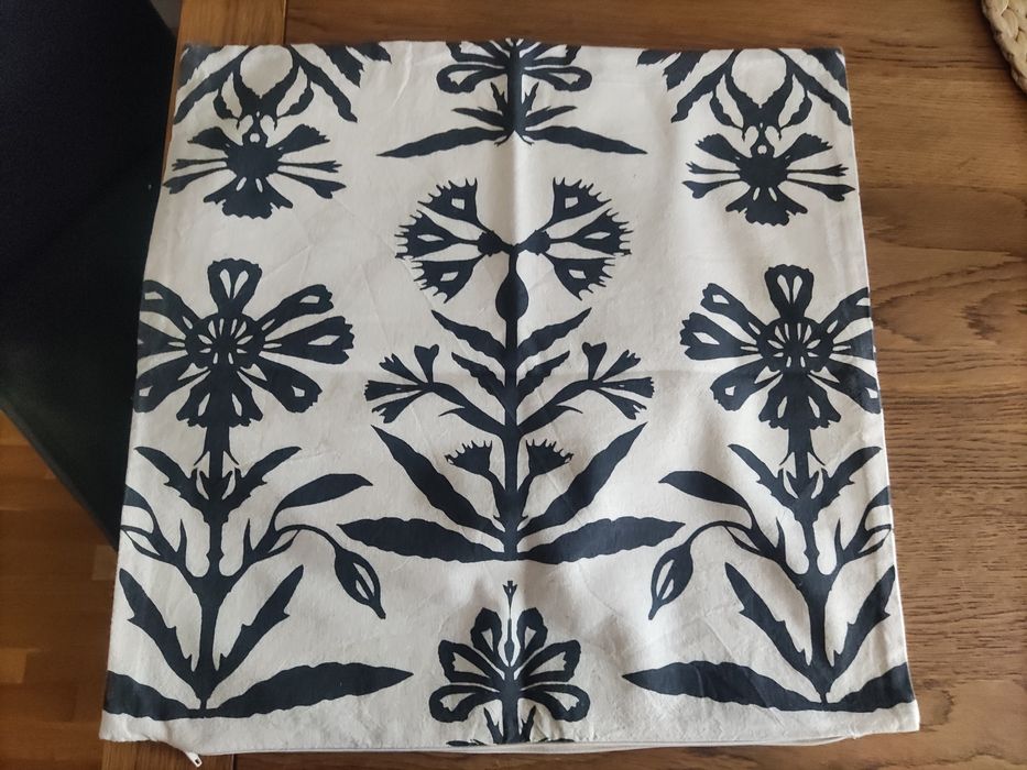 Poszewki ozdobneHM HOME biel czerń kwiaty bawełna