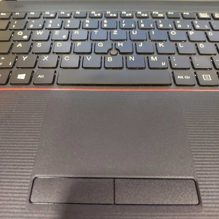 Ноутбук Fujitsu Е556p 15,6' 3855U DDR4 4GB HDD 500GB