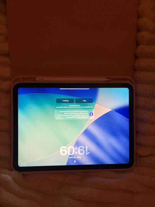 iPad 11 używany stan jak nowy