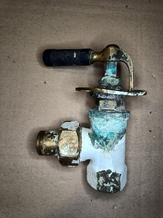 Zawór do grzejnika poniemiecki