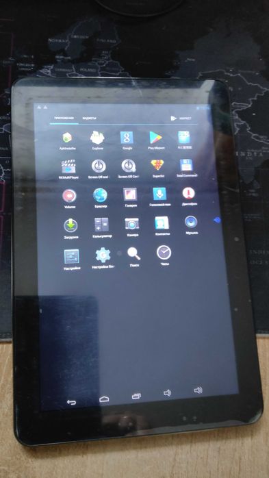 Два робочих планшета CUBE U30GT-2