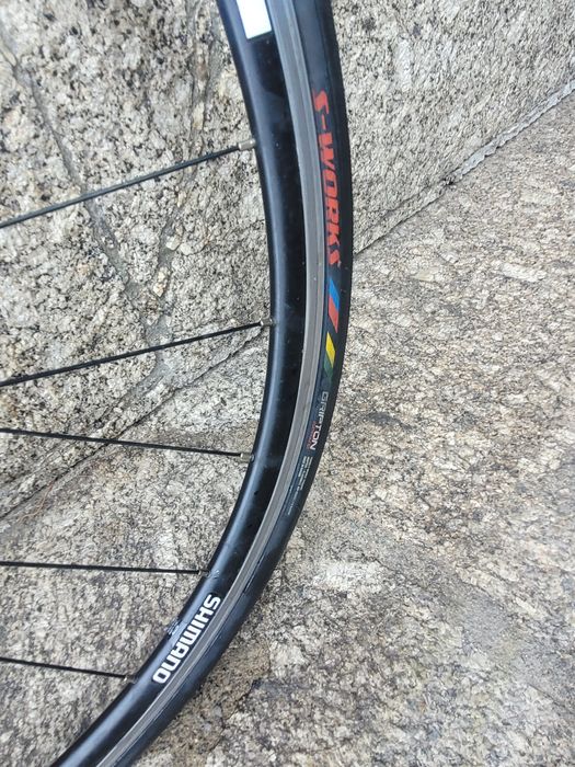 Rodas Estrada Shimano, Alumínio