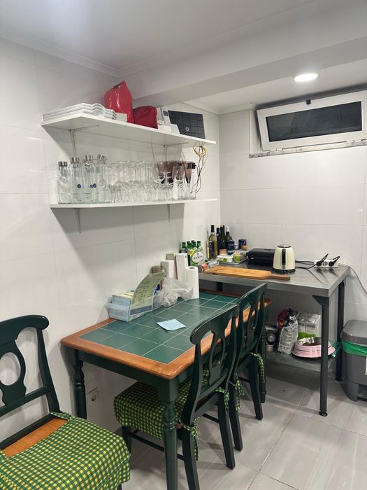 Cabeleireiro, centro de estética para trespasse na Rua João da Silva