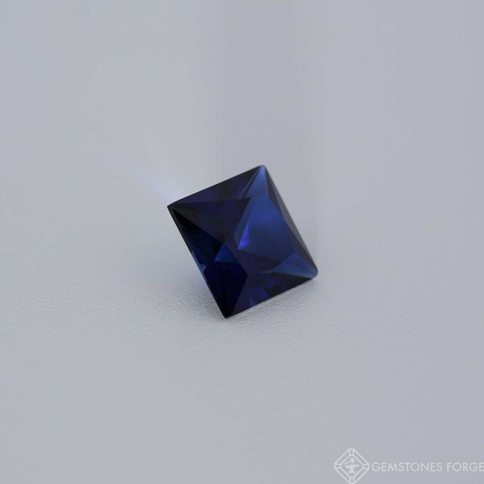 Szafir Laboratoryjnie wytworzony niebieski 6x6 mm