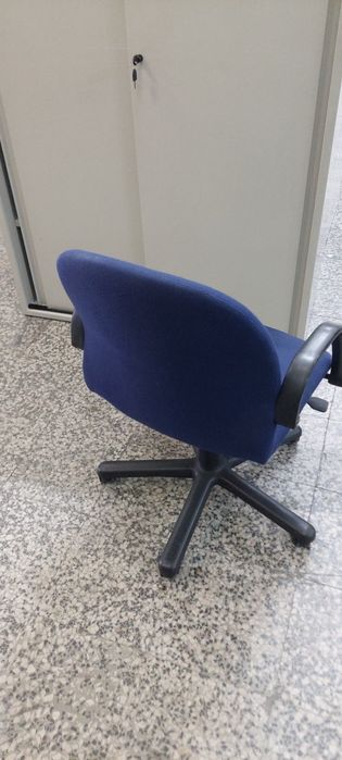 Cadeiras rodadas com braços