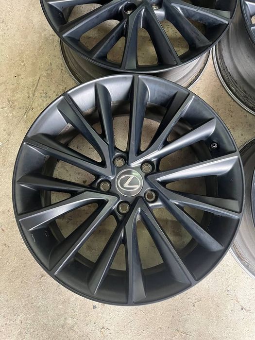 Диски Lexus NX 22-26 року Original R18