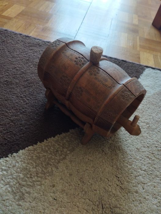 Beczka, beczułka z Albanii