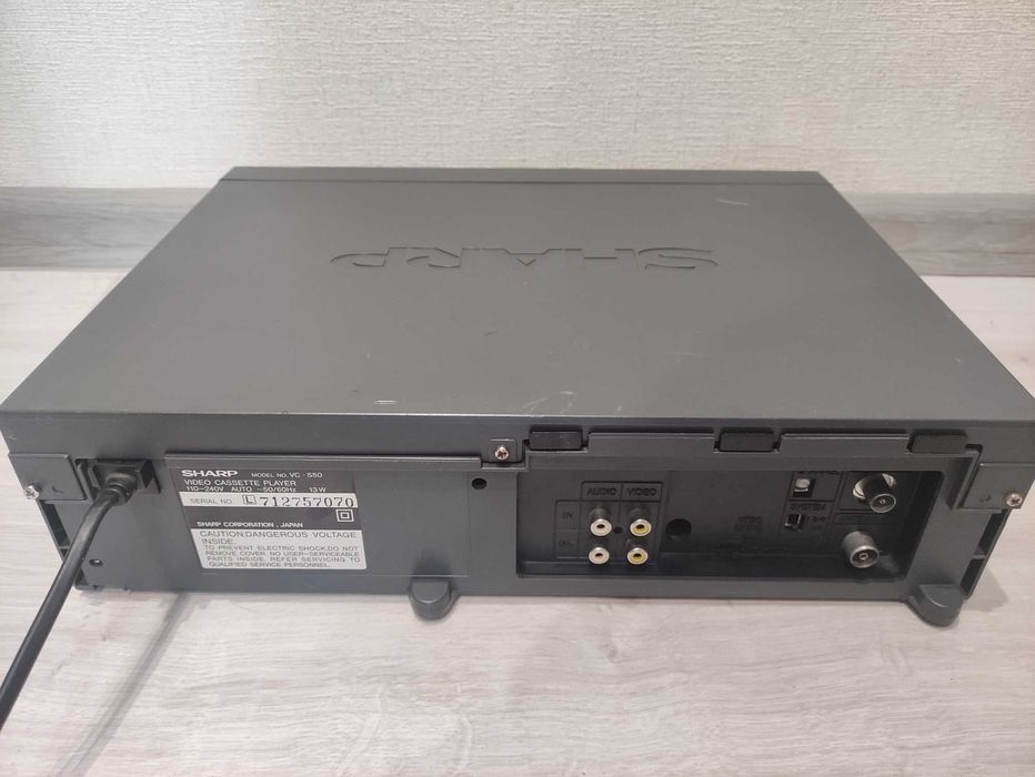 Продам видеомагнитофон Sharp VC-S50 с пультом ДУ