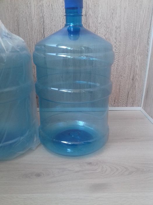 Продам бутыли 19л для воды. Бутли 20л. Помпа для бутыля 19л: 185 грн ...