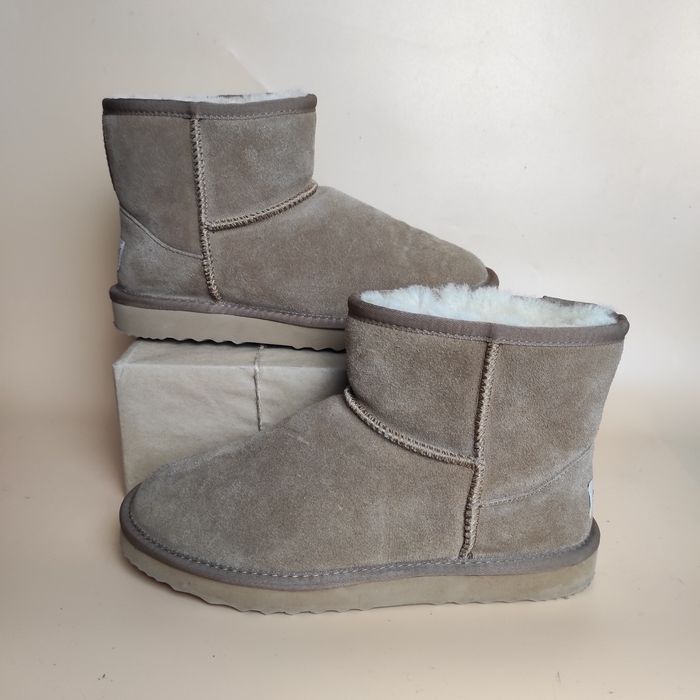 UGG  черевики ботинки р.39  довжина устілки 25 см.