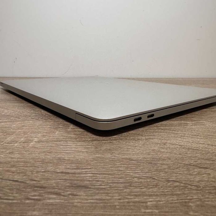 MacBook Pro 2019 року 13" i5 / 8Gb DDR3 / SSD 256Gb нова батарея (код: M1046)
