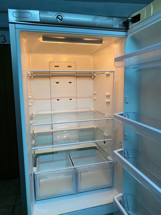 Frigorifico Hotpoint Combinado