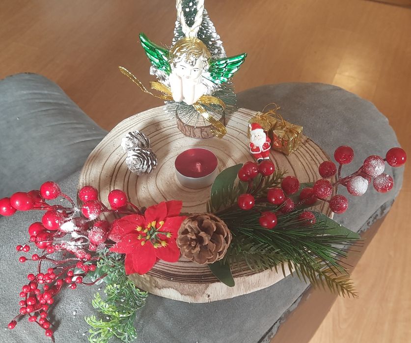 Vendo arranjo de Natal com presépio