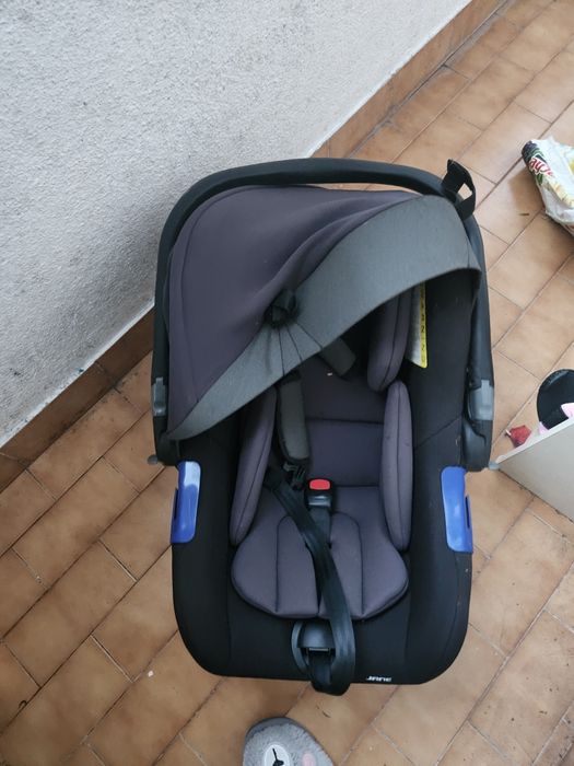 Carrinho e cadeira de bebé