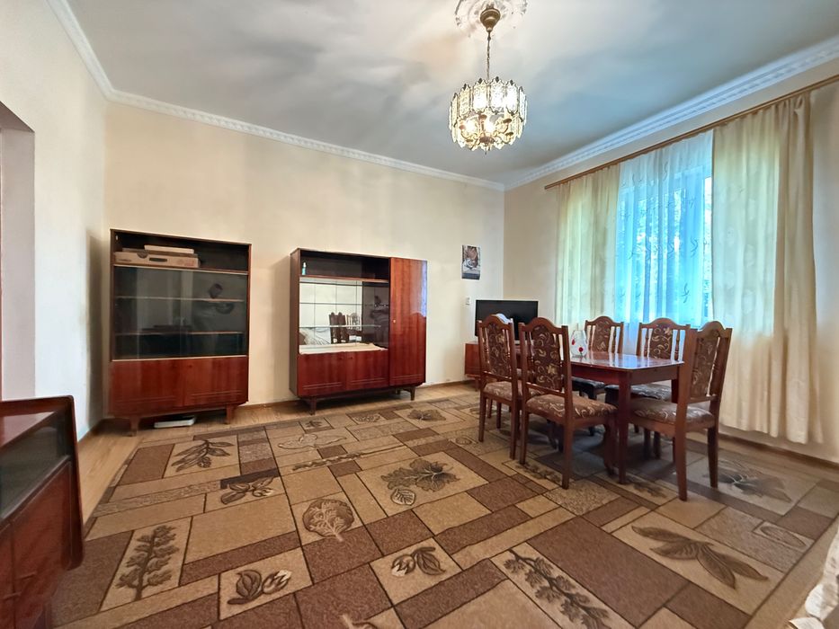 Половина Будинку в гарному районі міста. Ділянка 5 сот.!Вул.Бачинської