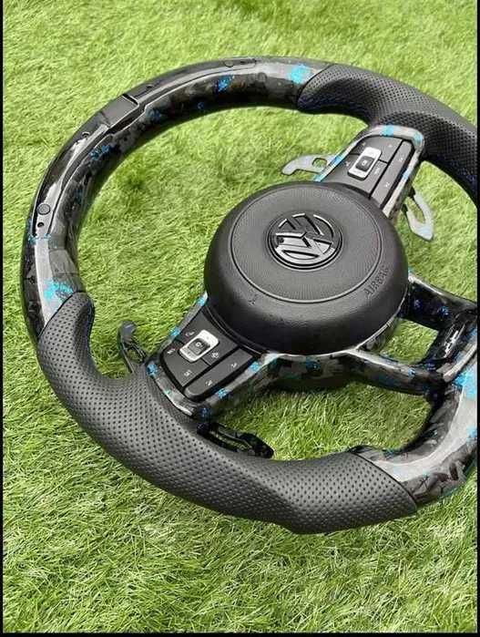 Volante VW Carbono com LED Display | Golf GTI / R (MK5 MK6 MK7 MK8)