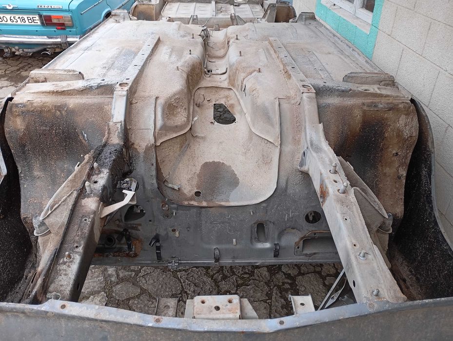 Продам кузов 2107 в рідні фарбі в гарному стані