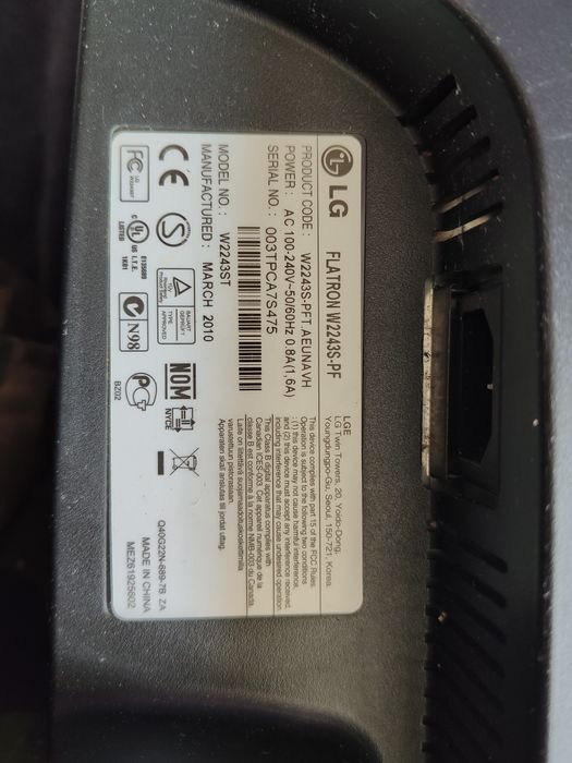 Monitor Flatiron 22 cale