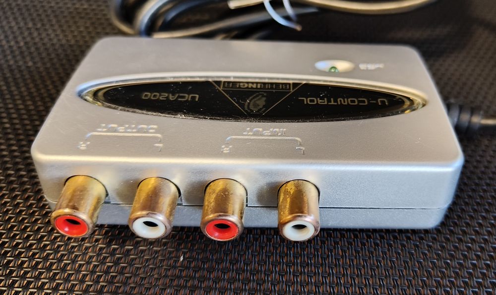 UCA200 Behringer