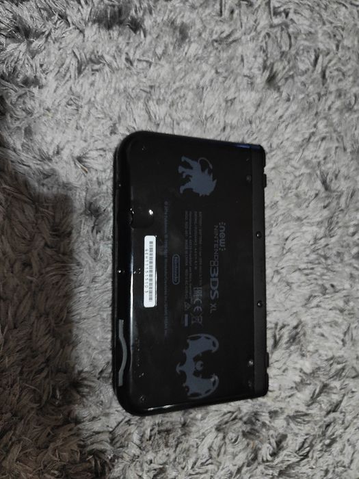 New nintendo 3ds XL Solgaleo/lunala edition
