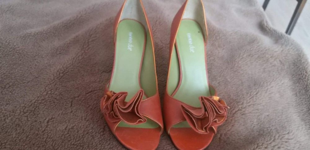 Nowe szpilki rude r. 37