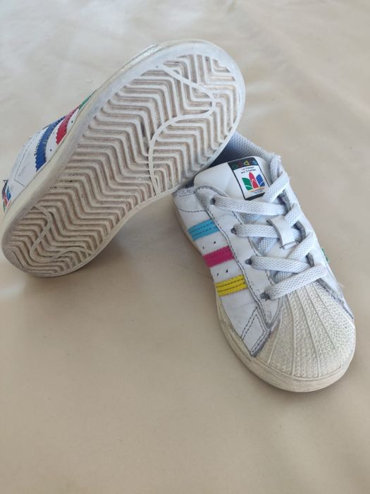 Sapatilhas Adidas Superstar tamanho 26