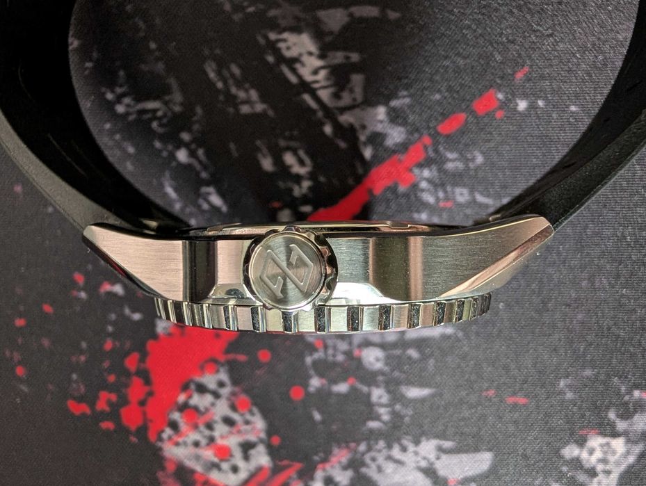 FORMEX REEF 42 MM Automatic COSC 300M czarny