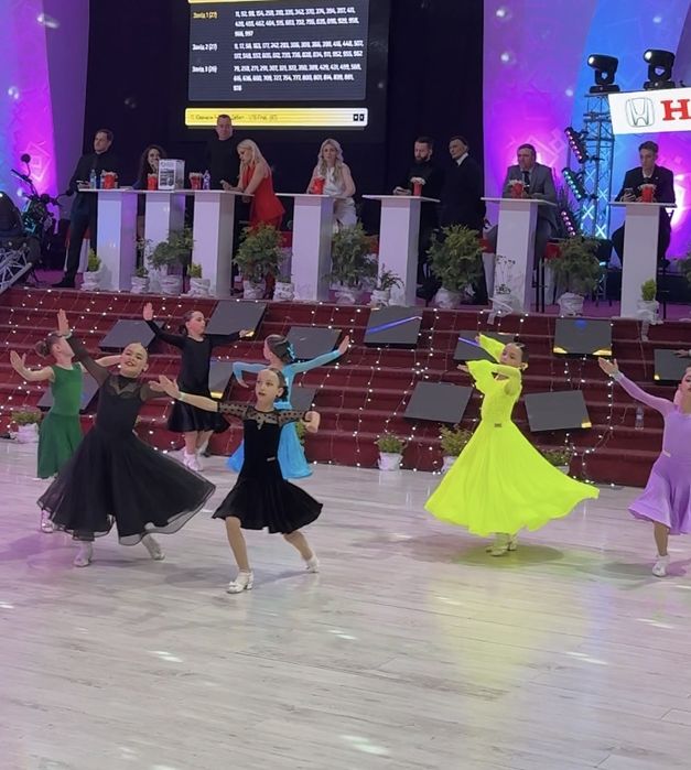 Сукня для бальних танців бейсік