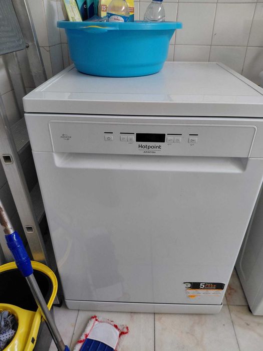OPORTUNIDADE FIM-DE-SEMANA!!! Maquina de lavar a loiça ARISTON Hotpoint, só 150 EUR!!!