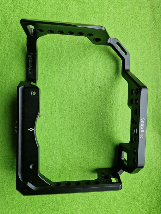 - Cage Rig Canon  R  -
