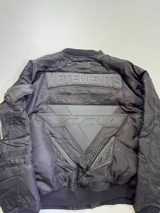 Куртка бомбер Vetements Racing X Alpha industries bomber black: 7 000 ...