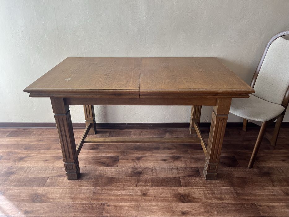 Debowy stół rozkladany do renowacji