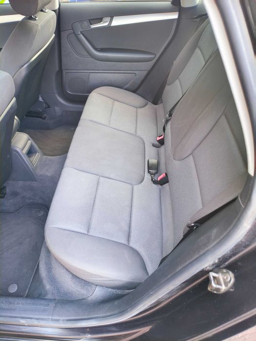 Carro Audi usado em bom estado