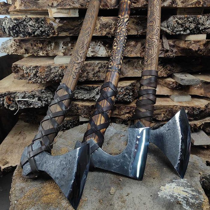 Подарочные кованые топоры ручной работы