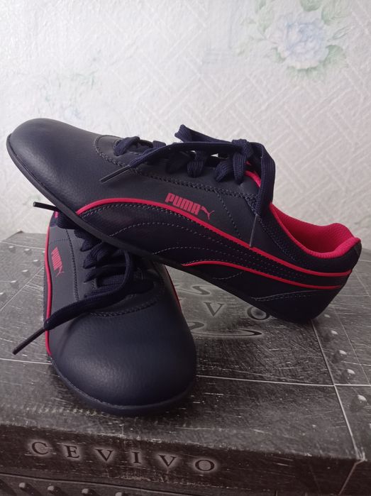 Кросівки жіночі PUMA