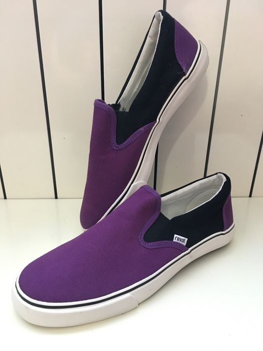 Сліпони, кроссовки, кеди, кросівки Revol.